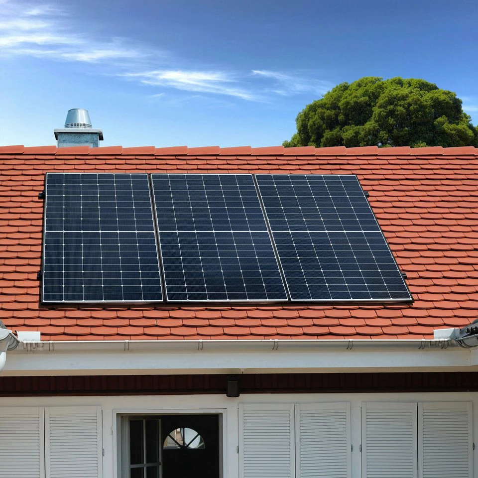 Balkonstrom Balkonkraftwerk 1350 W bifazial für Biberschwanzdach mit Hoymiles 800-W-Wechselrichter